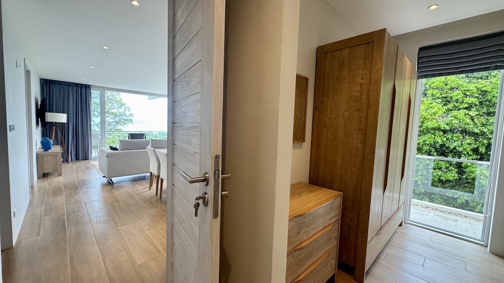 Chariya Koh Samui Apartment Bedroom Entrance