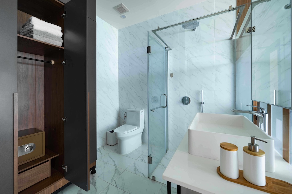 Koh Samui Sea View Property Near Coral Cove Bathroom