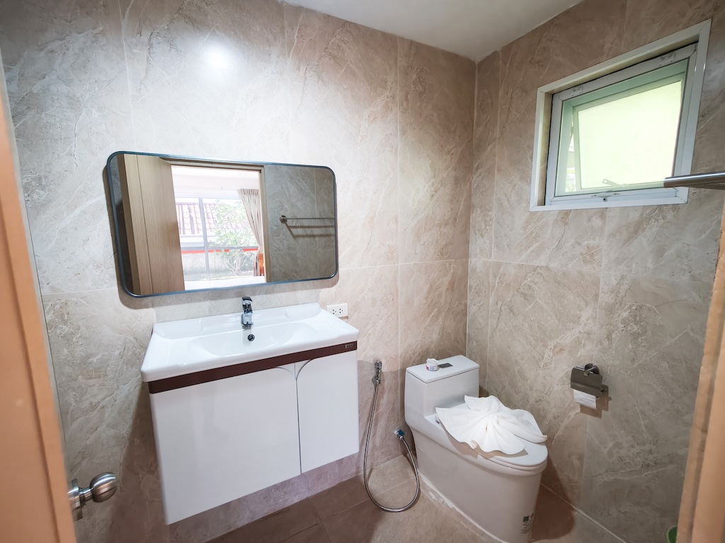 Leasehold Villa For Sale In Lamai Bathroom