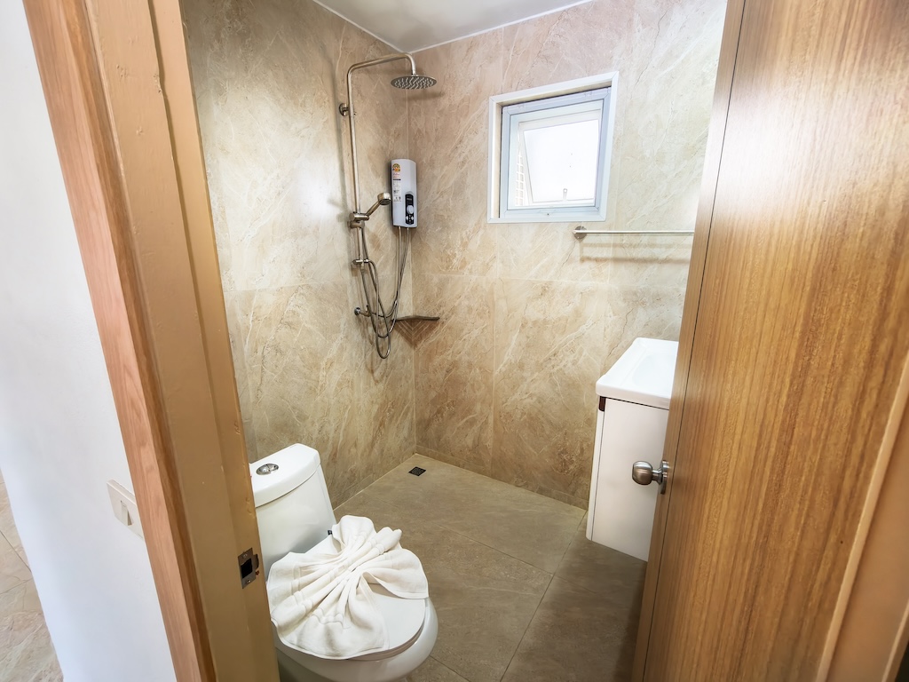 Leasehold Villa For Sale in Lamai Bathroom