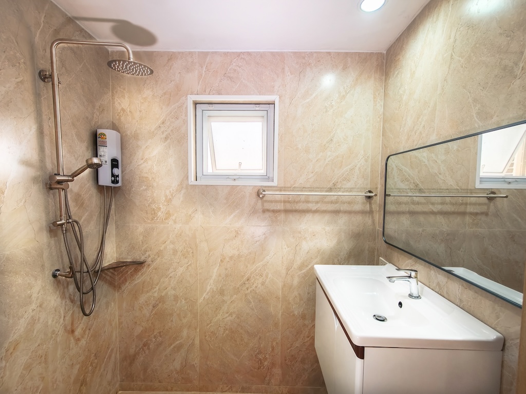 Leasehold Villa For Sale In Lamai Bathroom