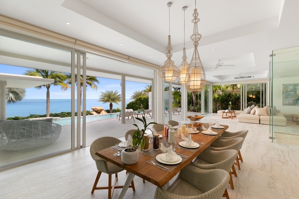Villa Blue Amber Dining