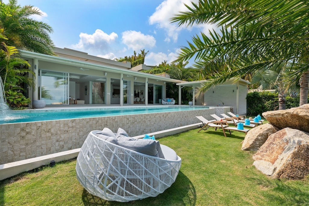 Villa Blue Amber Lawn Seating