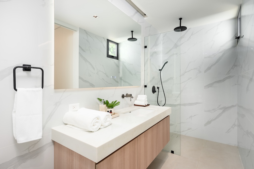 Villa D'Oro Koh Samui Bathroom
