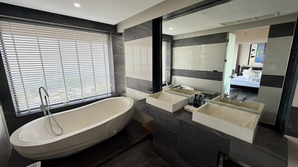 Villa Enam Koh Samui Bathroom