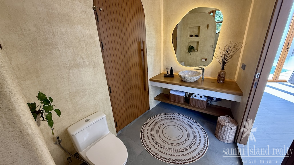 Eco Habitat. Bathroom