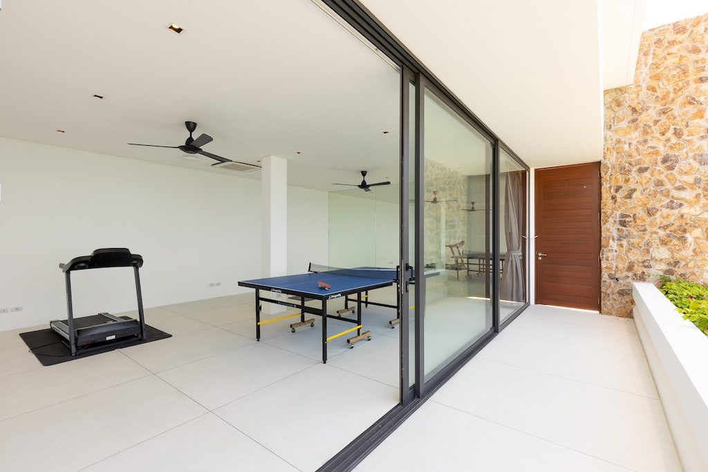 Grand Blue View Estate Gym