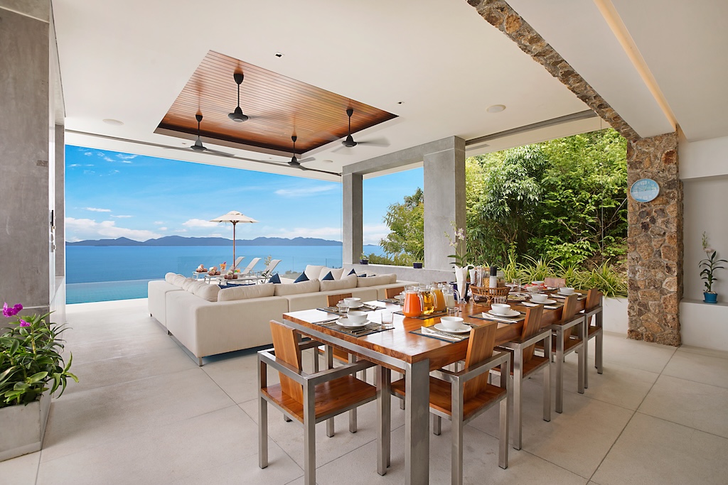 Grand Blue View Estate Dining
