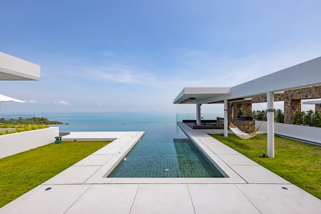 Grand Blue View Estate Swimming Pool