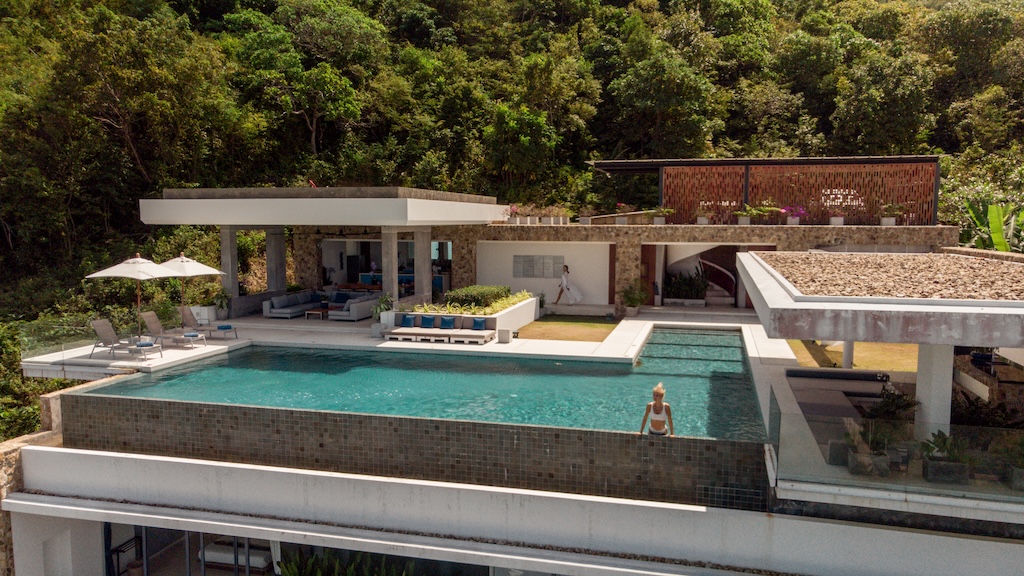 Grand Blue View Estate Exterior