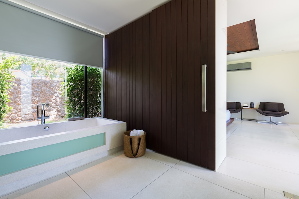 Koh Samui Modern Beachfront Property Bathroom