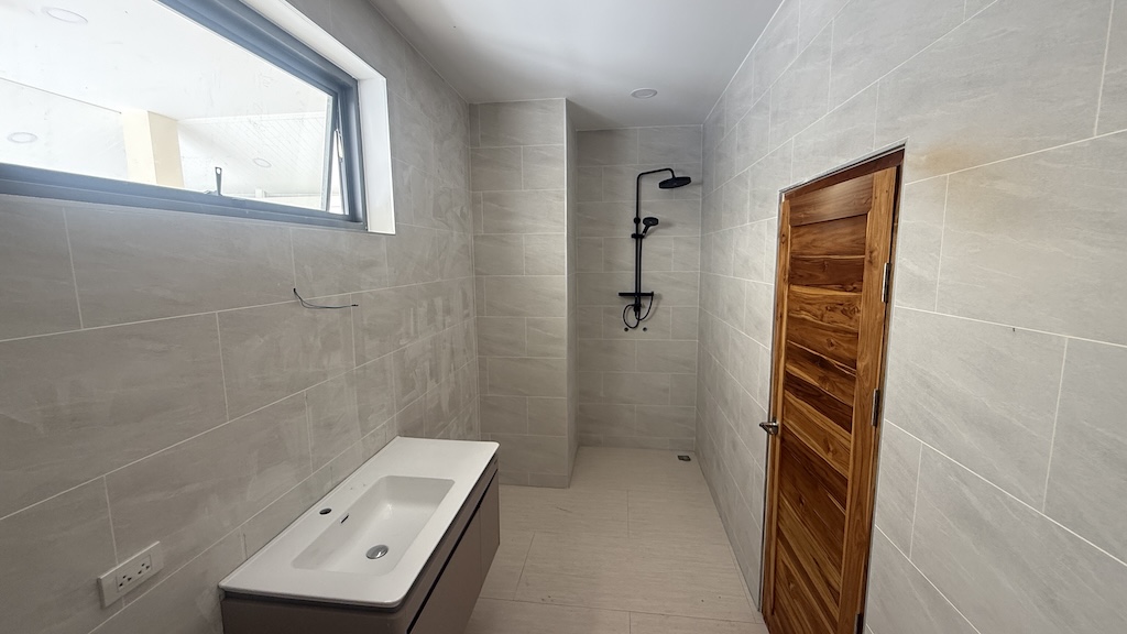 Maenam Property For Sale Bathroom