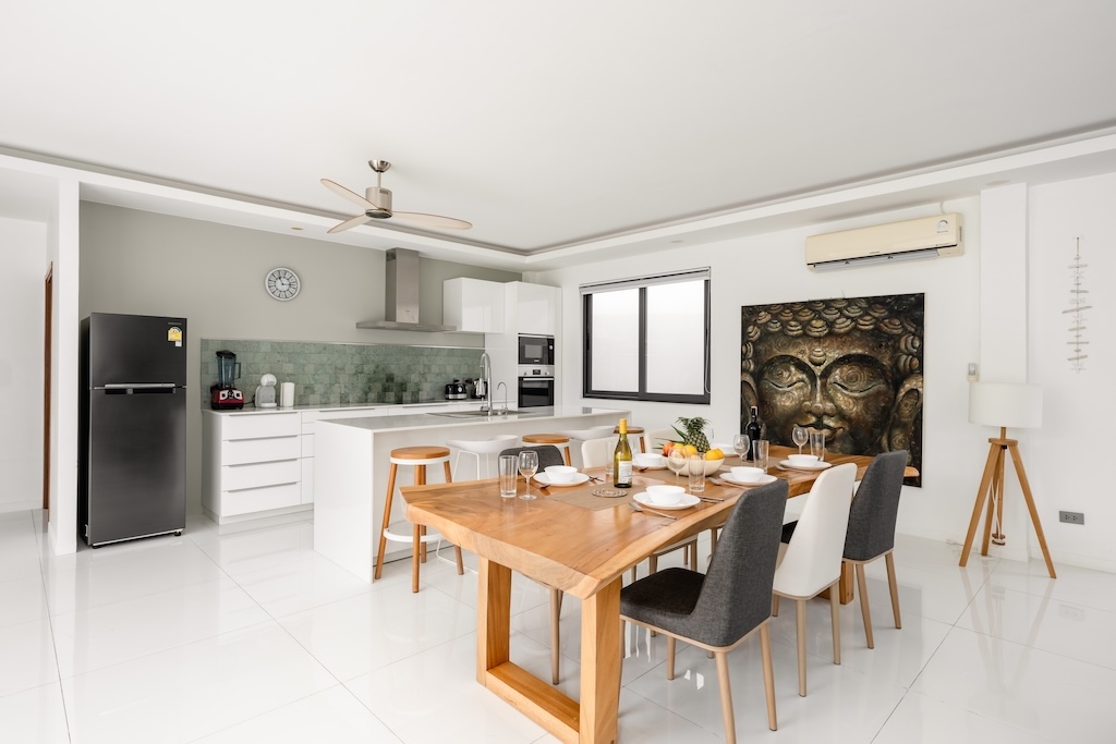 Modern Maenam Villa For Sale Dining