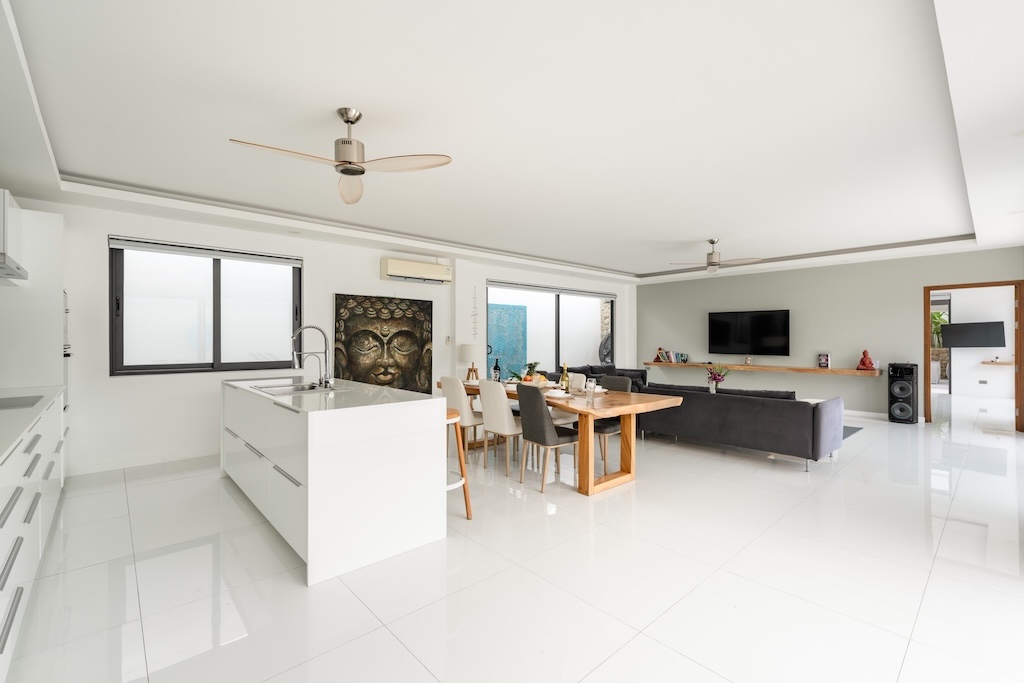 Modern Maenam Villa For Sale Interior