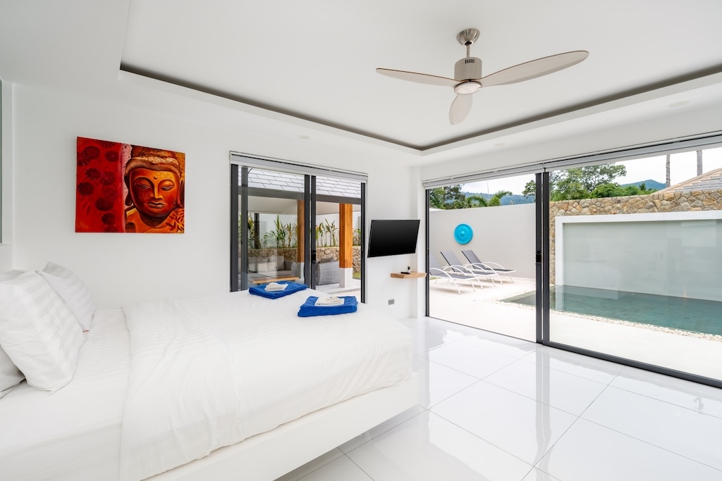 Modern Maenam Villa For Sale Bedroom View