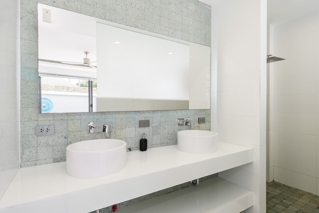 Modern Maenam Villa For Sale Bathroom