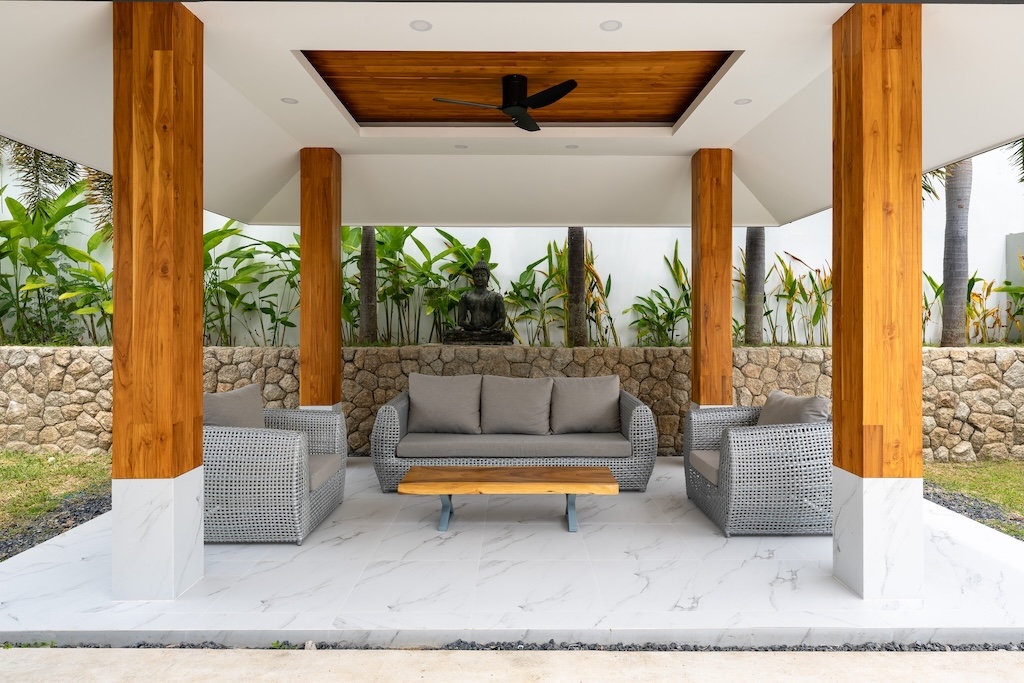 Modern Maenam Villa For Sale Sala