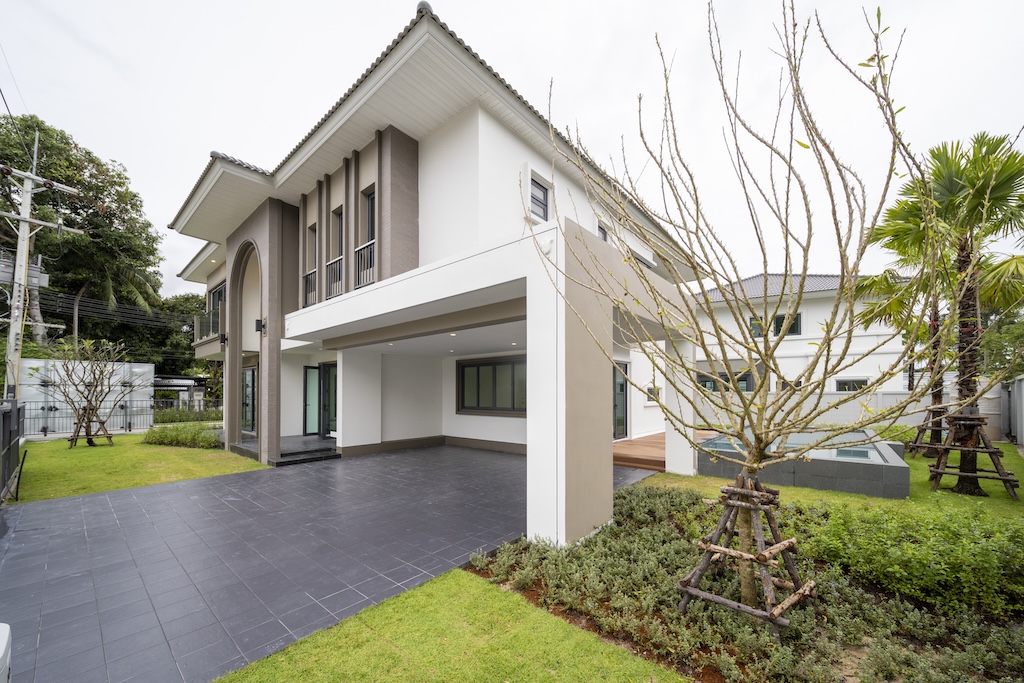 Supawat Villa At Prime Villa Samui Parking