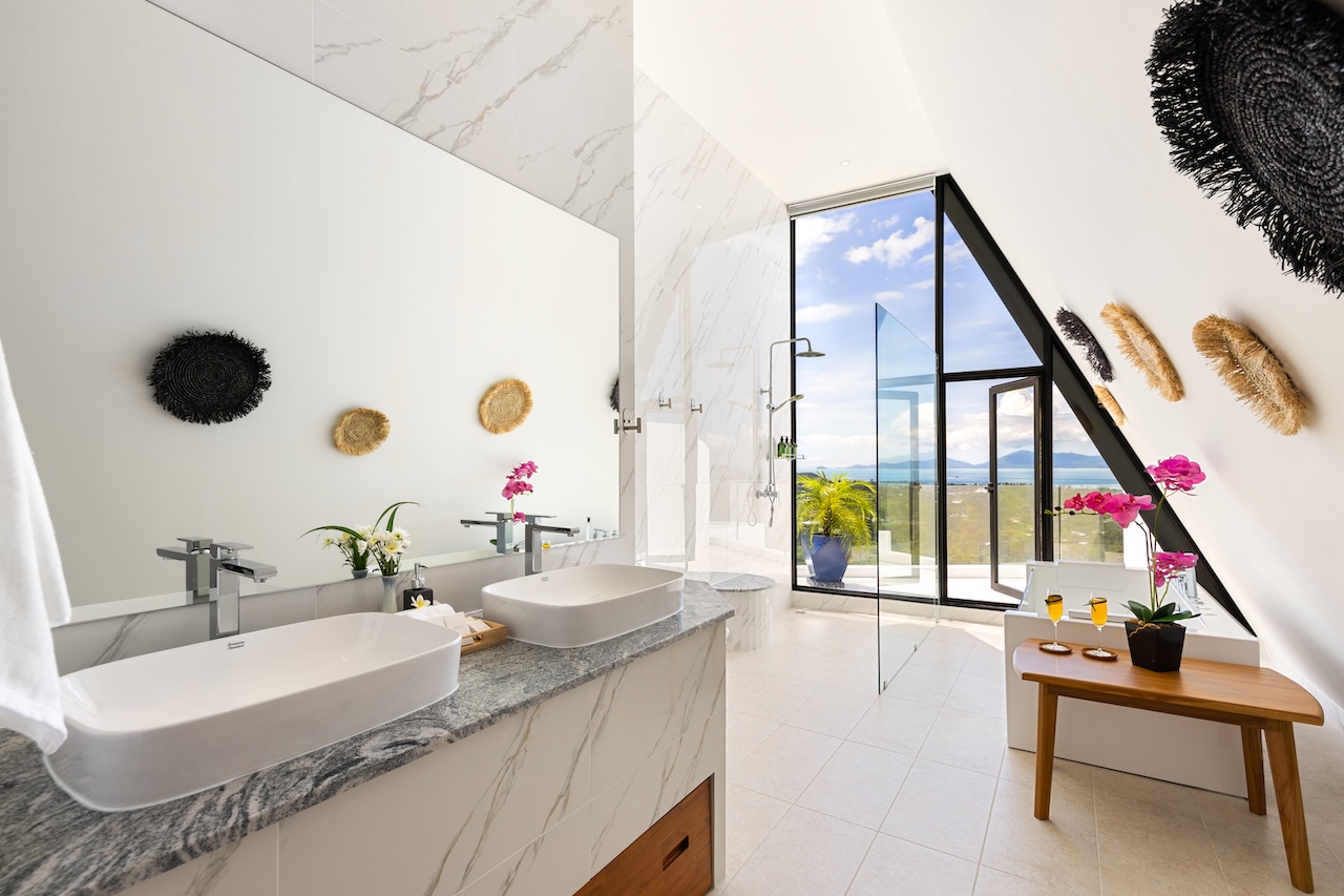 Blue Pearl Villa Blue Pearl Villa Bathroom