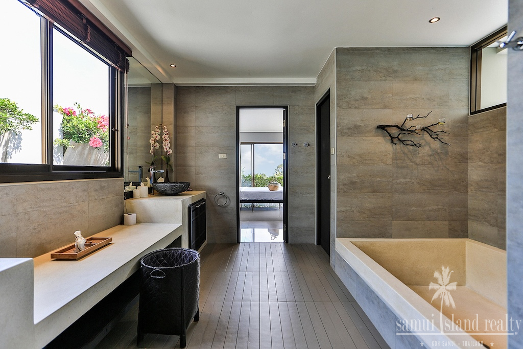 Lamai 4-Bed Pool Villa For Sale Master Bathroom