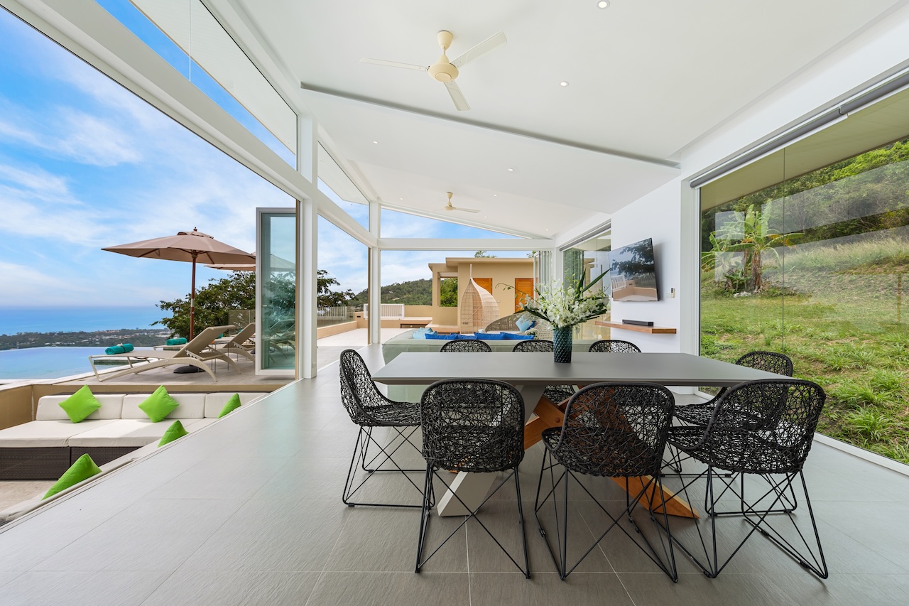 Villa Capo Dining