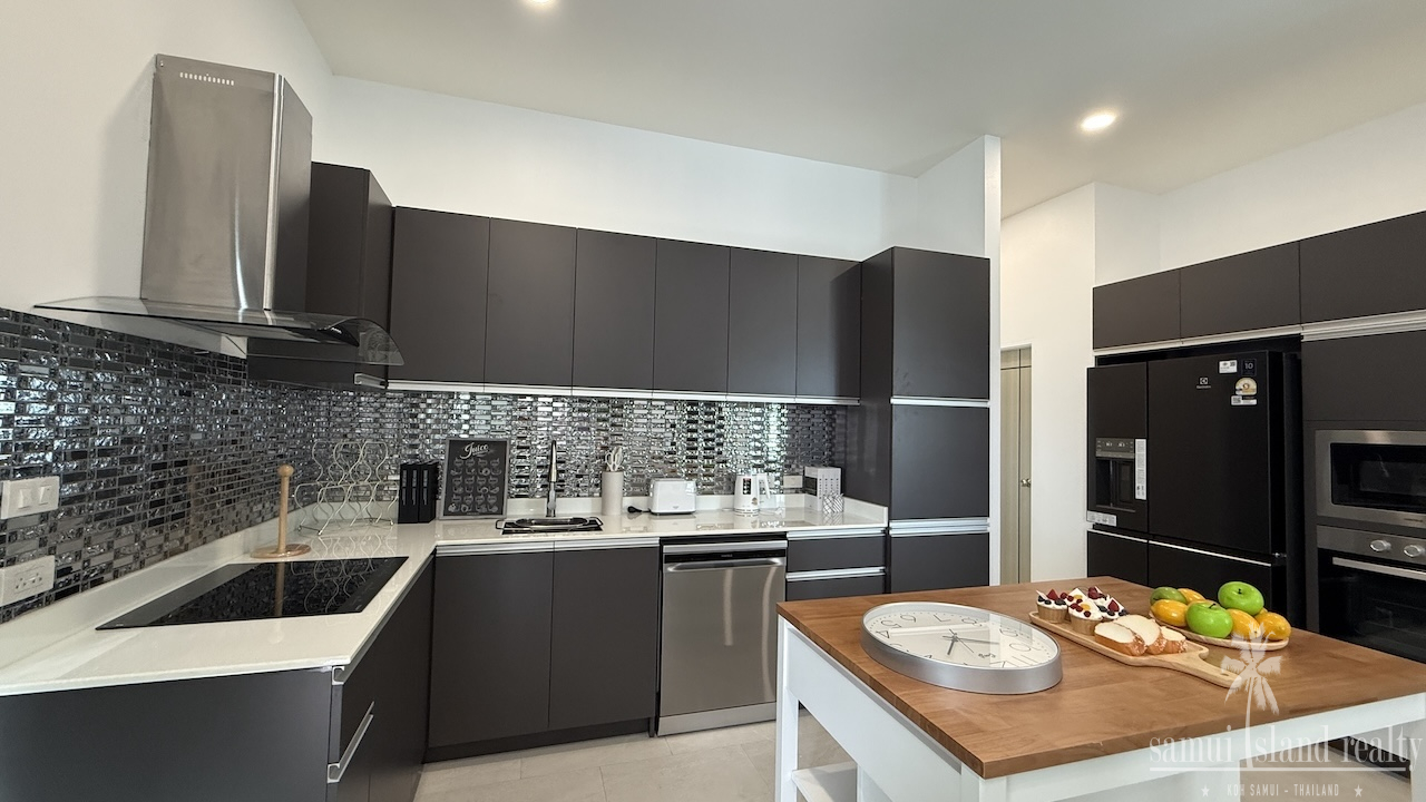 3-Bedroom Pool Villa Choeng Mon Kitchen