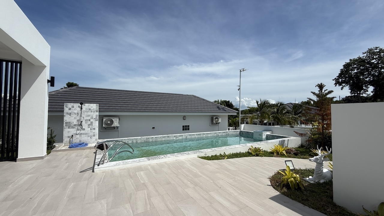 3 Bedroom Pool Villa Choeng Mon Terrace