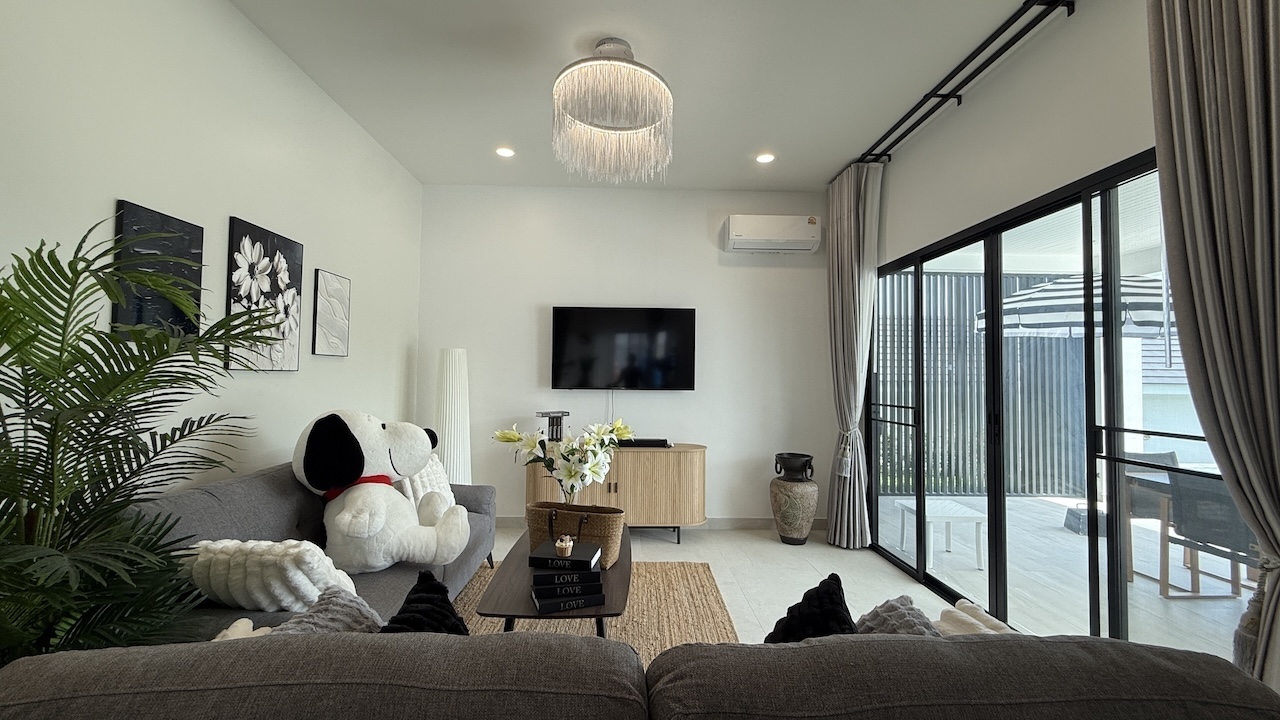 3-Bedroom Pool Villa Choeng Mon Living Room