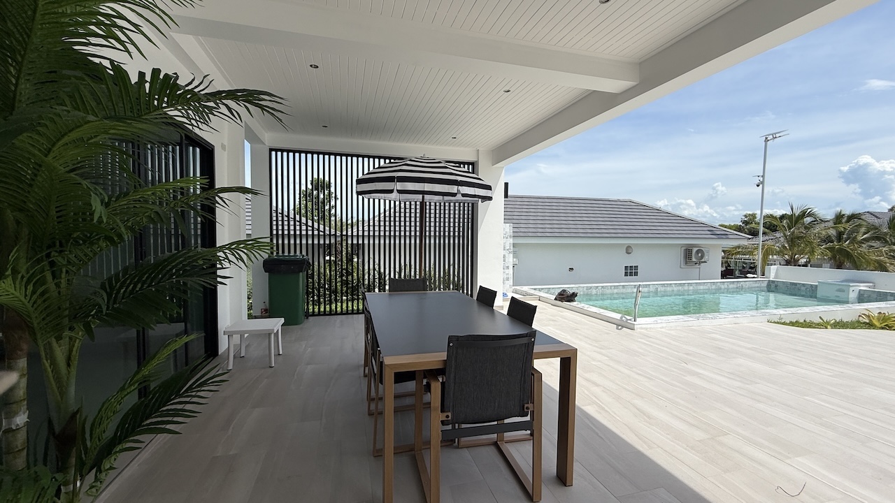 3-Bedroom Pool Villa Choeng Mon Terrace