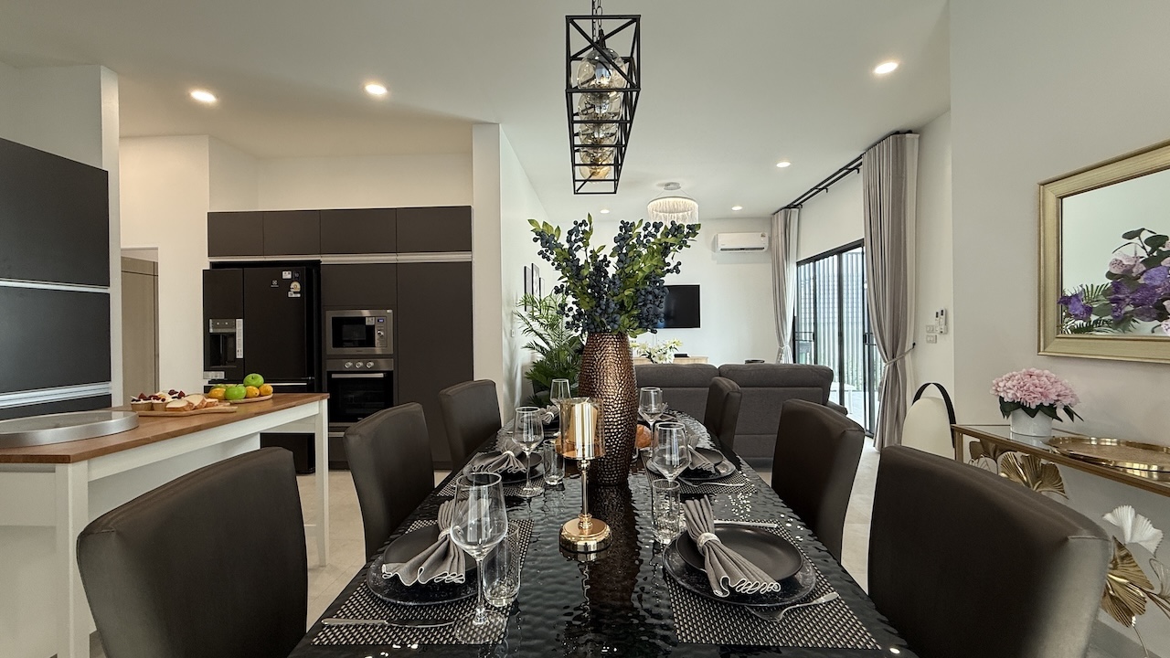 3-Bedroom Pool Villa Choeng Mon Dining