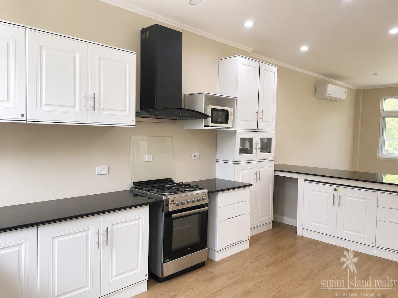 3 Bedroom Property In Lamai 3 Bedroom Property In Lamai Kitchen