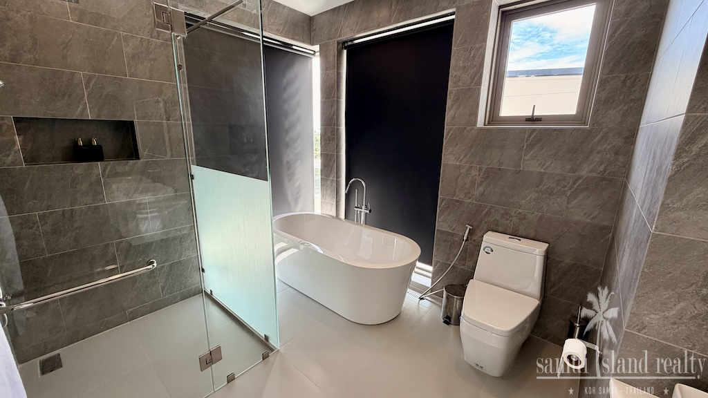 Chaweng Noi Modern Sea View Villa Bath Tub