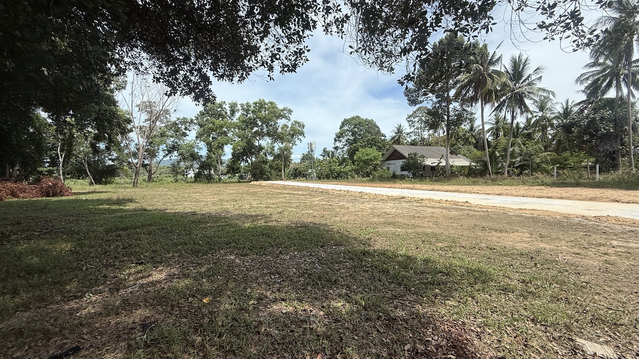 Lipa Noi Land Close To THe Beach