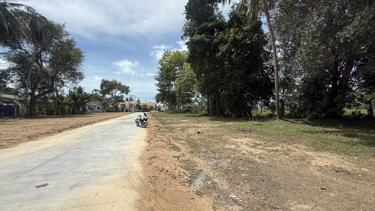 Lipa Noi Land Close To THe Beach Surroundings