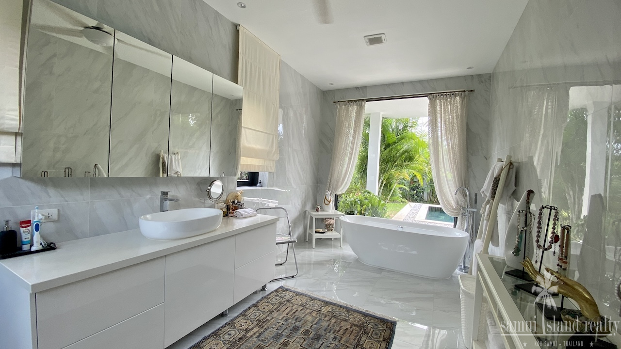 Maenam Modern Pool Villa Maenam Modern Pool Villa Bathroom