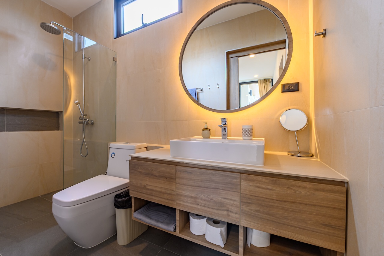 Bophut 2-Bed Pool Villa Bathroom