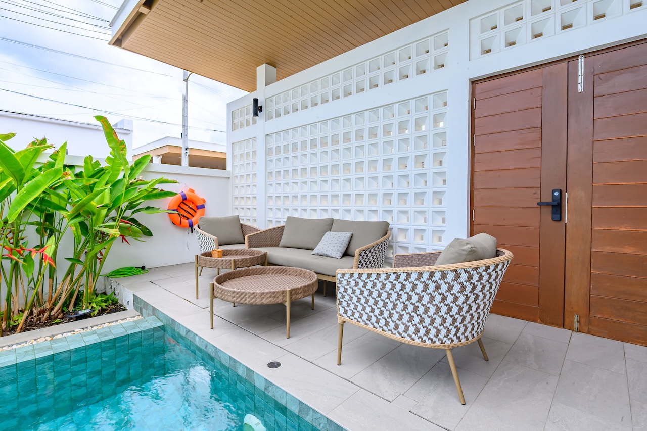 Bophut 2-Bed Pool Villa Outdoor Seating