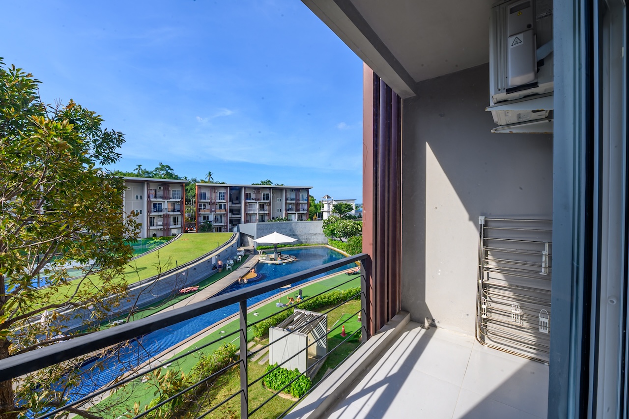 Replay Apartment Replay Apartment Balcony View