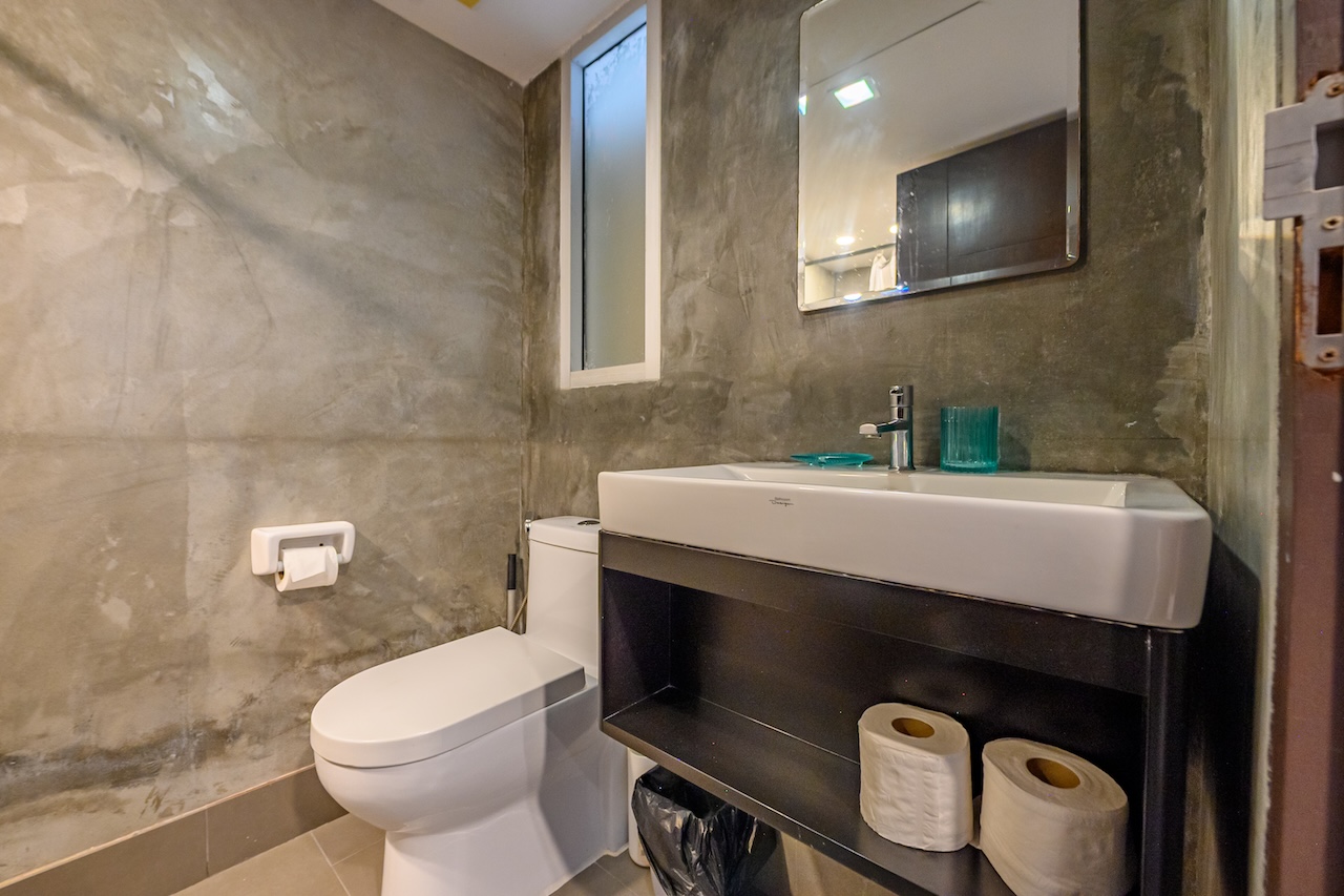Replay Apartment Replay Apartment Bathroom