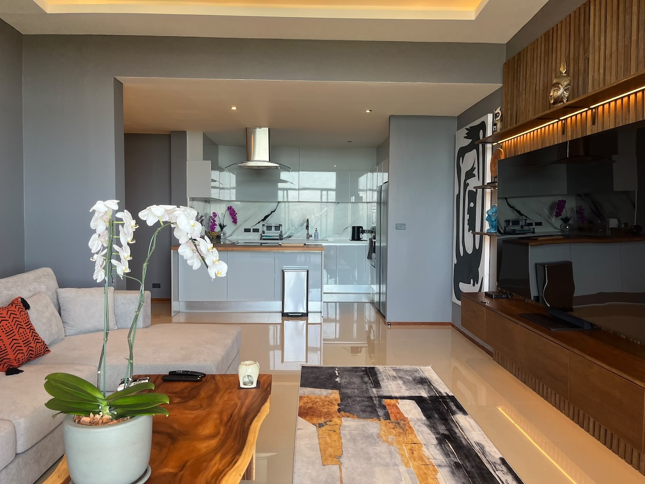 Sea View Penthouse In Maenam Sea View Penthouse in Maenam Living room and Kitchen