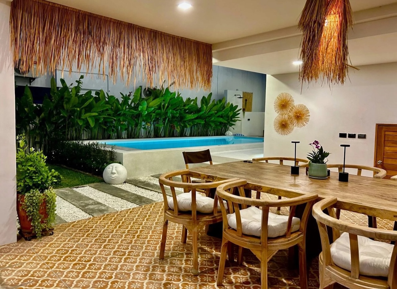 3-Bedroom Modern Villa in Maenam 3-Bedroom Modern Villa in Maenam Dining Area