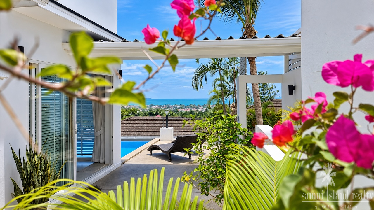 Chaweng 4-Bed Sea View Villa Side Terrace