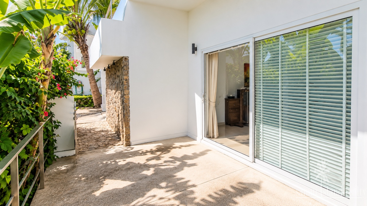 Chaweng 4-Bed Sea View Villa Side Terrace