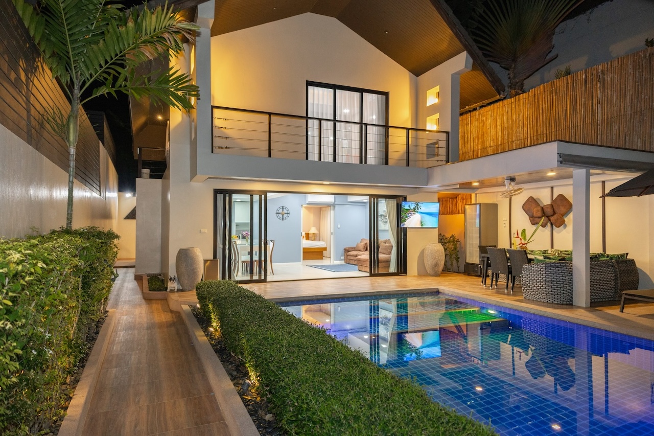Maenam Beachside Villa Maenam Beachside Villa Night