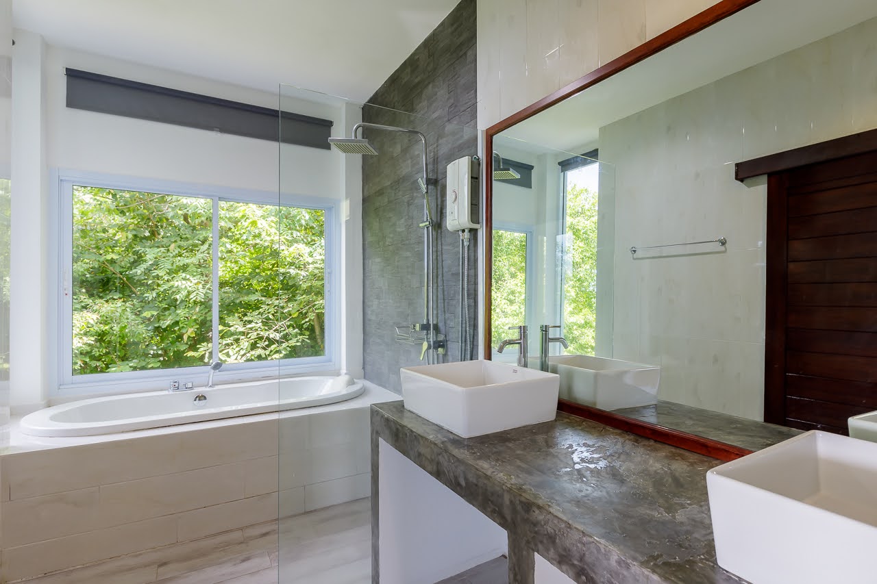 Chaloklum bay view villa Chaloklum bay view villa Bathroom