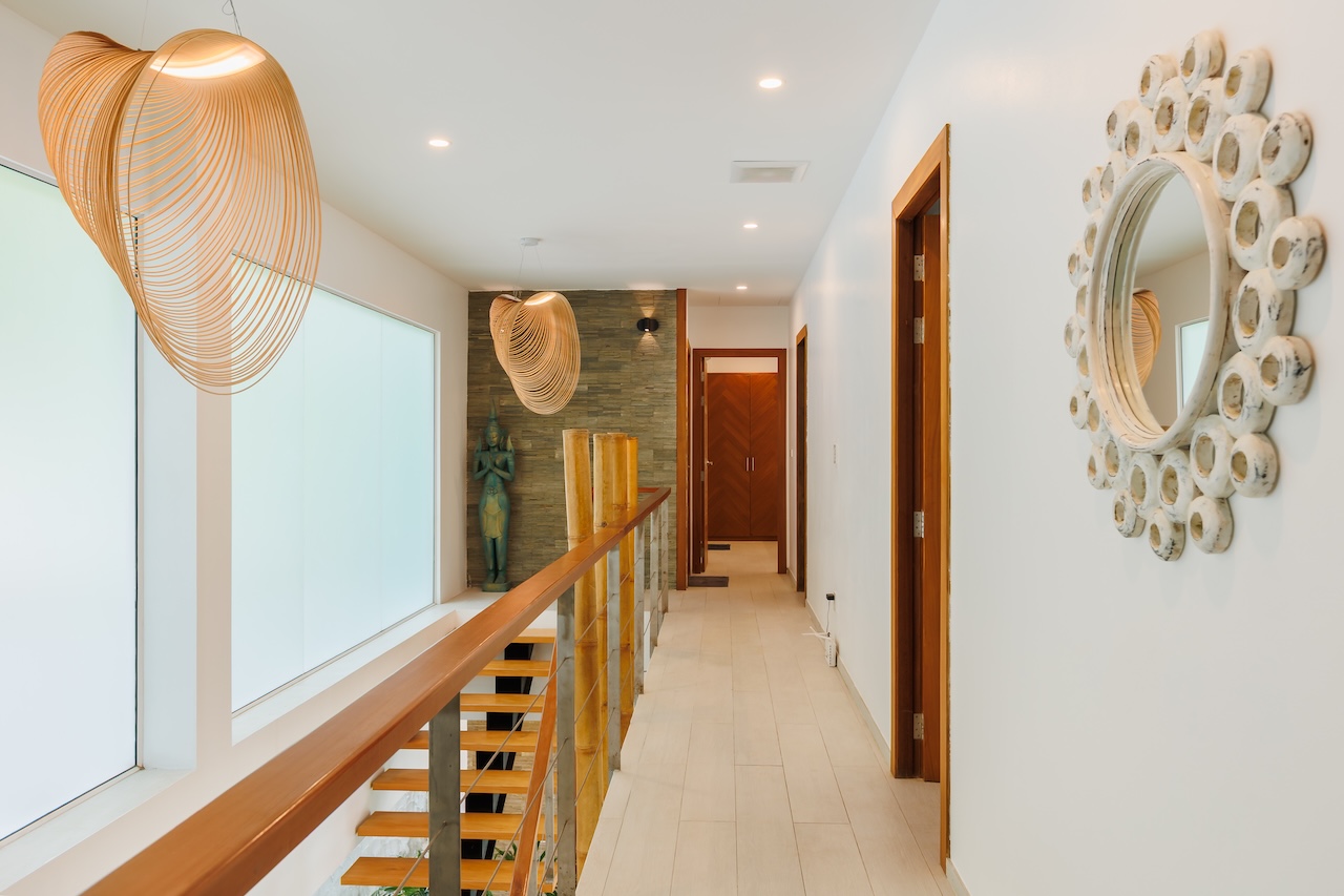 Koh Phangan Beachside Villa Corridor