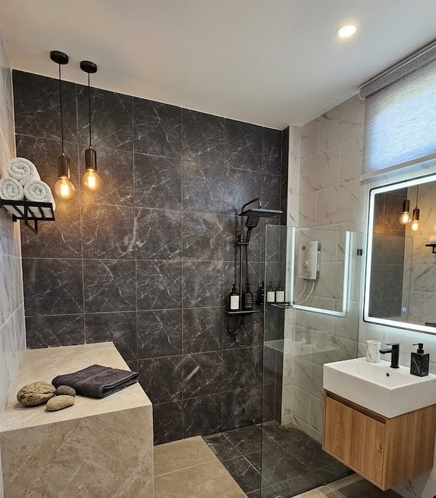 Modern 2 Bedroom Maenam Villa Bathroom
